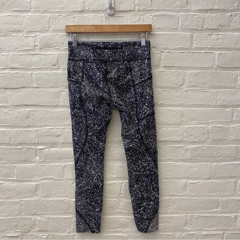 Lululemon || Tight Stuff Tight II Splatter White Black‎ Scalloped 6